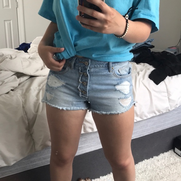 Forever 21 Jean shorts - Picture 3 of 3